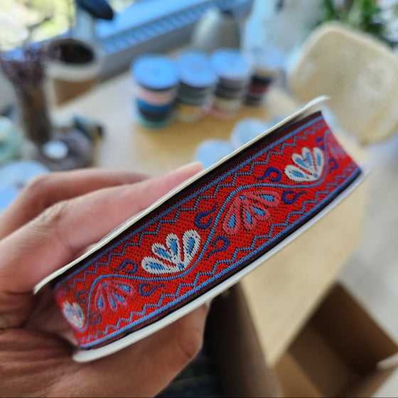 18m Roll - Jacquard Trim 25mm (1") - Scallop, Red